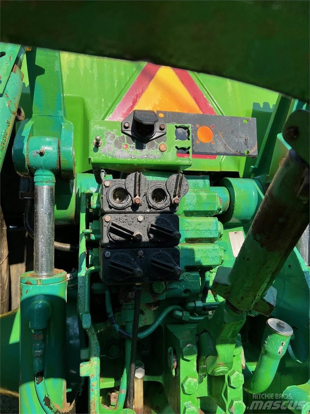 John Deere 8200 曳引機