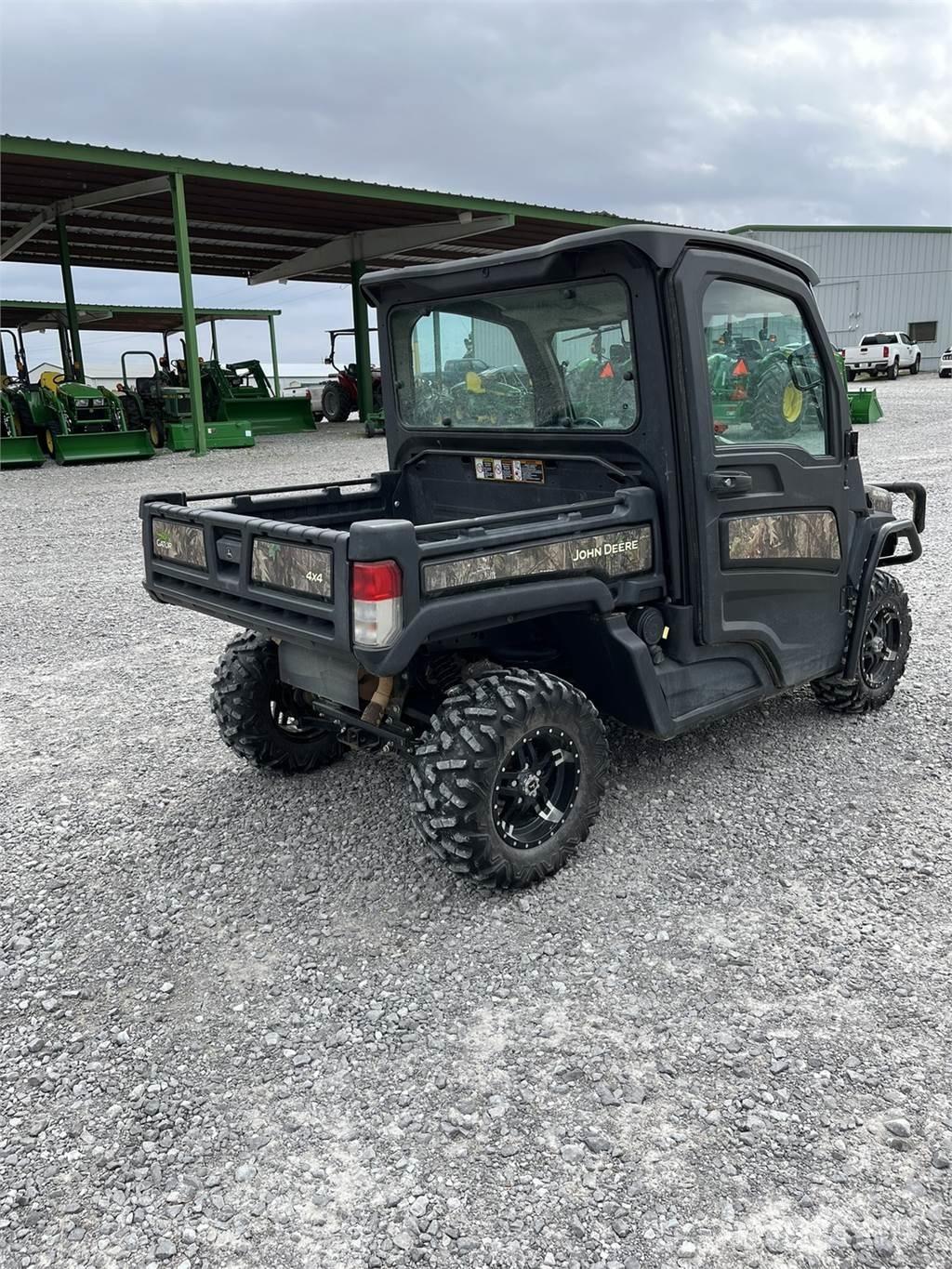 John Deere 835R 多用途機械