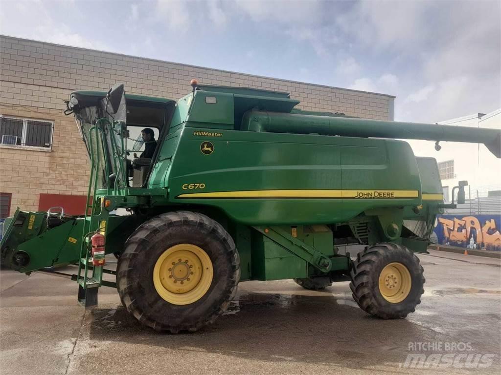 John Deere C670 聯合收穫機