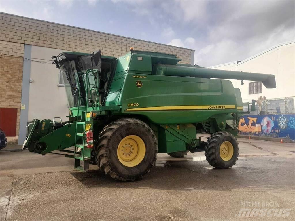 John Deere C670 聯合收穫機