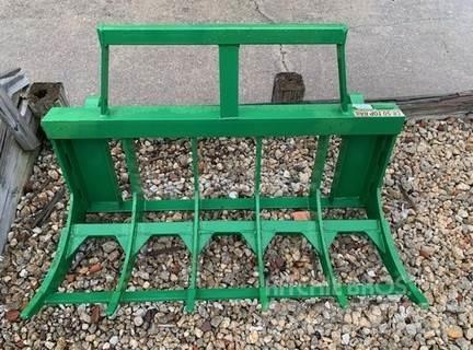 John Deere CR50 兩爪吊夾