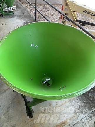 John Deere F/500 牽引式噴霧機