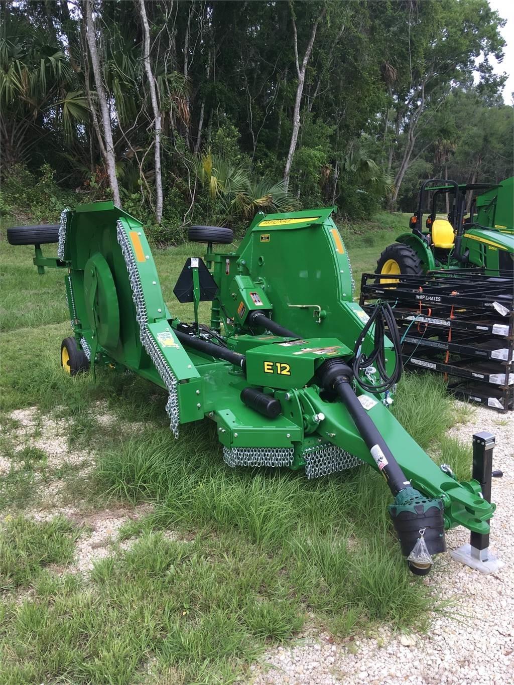 John Deere FC12E 草捆撕碎機、切割機、拆袋機