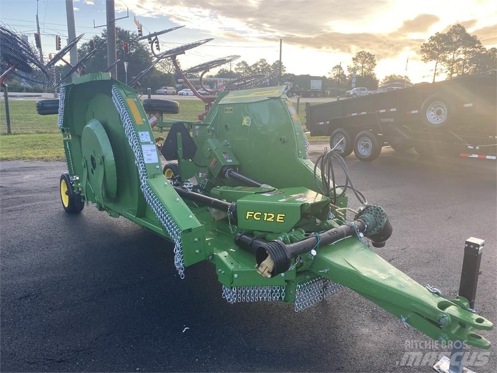 John Deere FC12E 草捆撕碎機、切割機、拆袋機