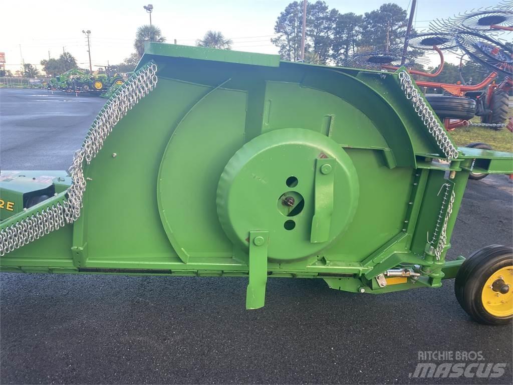 John Deere FC12E 草捆撕碎機、切割機、拆袋機