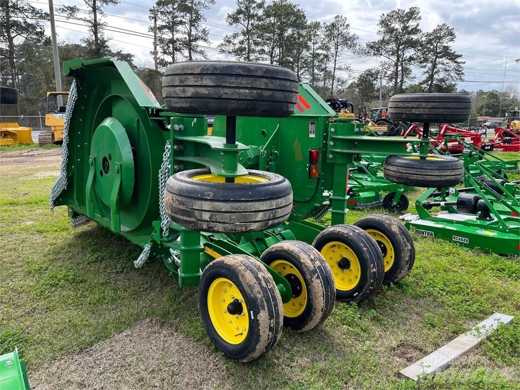 John Deere FC15R 草捆撕碎機、切割機、拆袋機