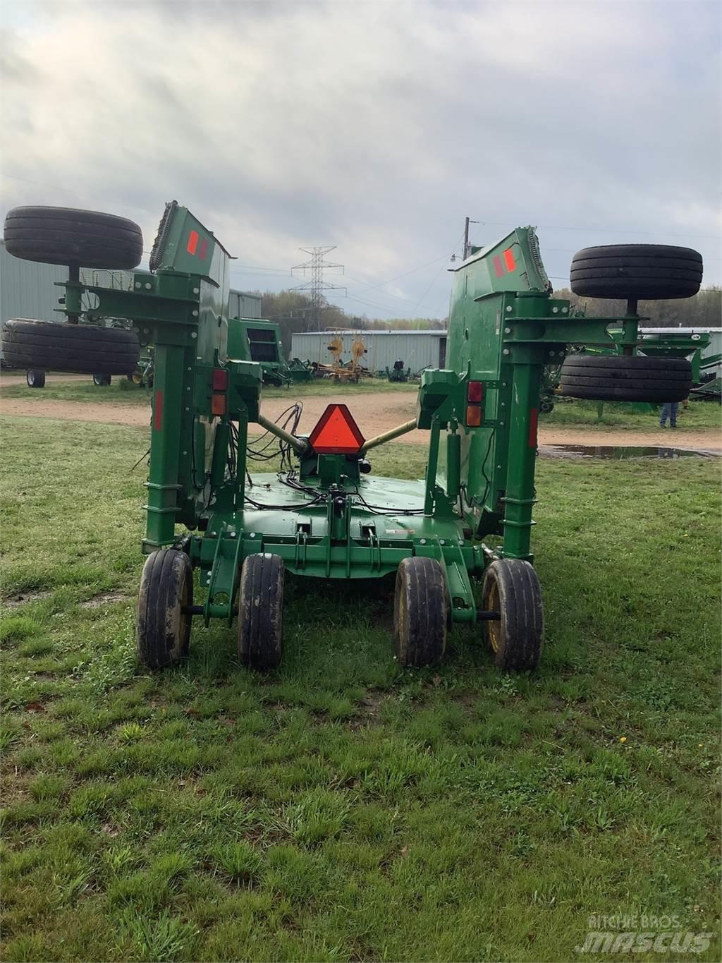 John Deere R20 草捆撕碎機、切割機、拆袋機