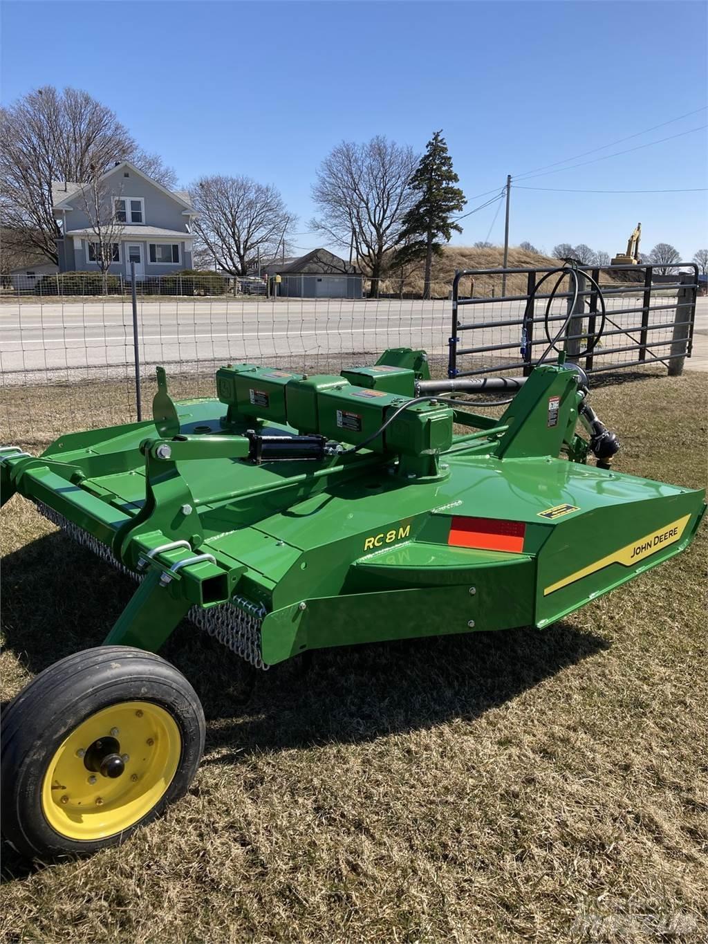 John Deere RC8M 草捆撕碎機、切割機、拆袋機
