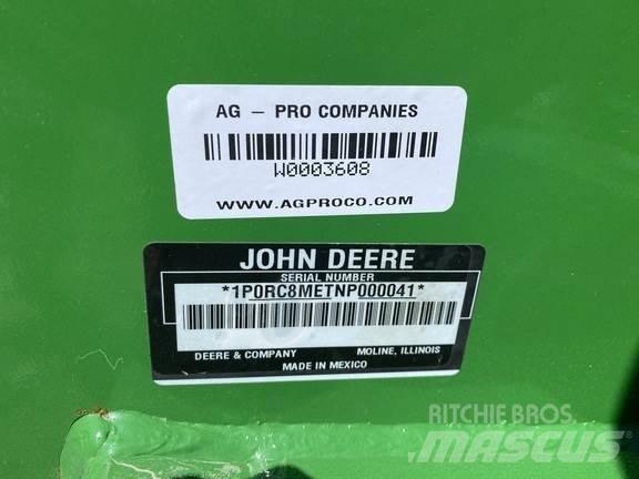John Deere RC8M 草捆撕碎機、切割機、拆袋機