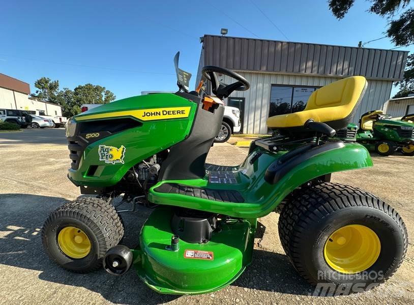 John Deere S100 騎乘式割草機
