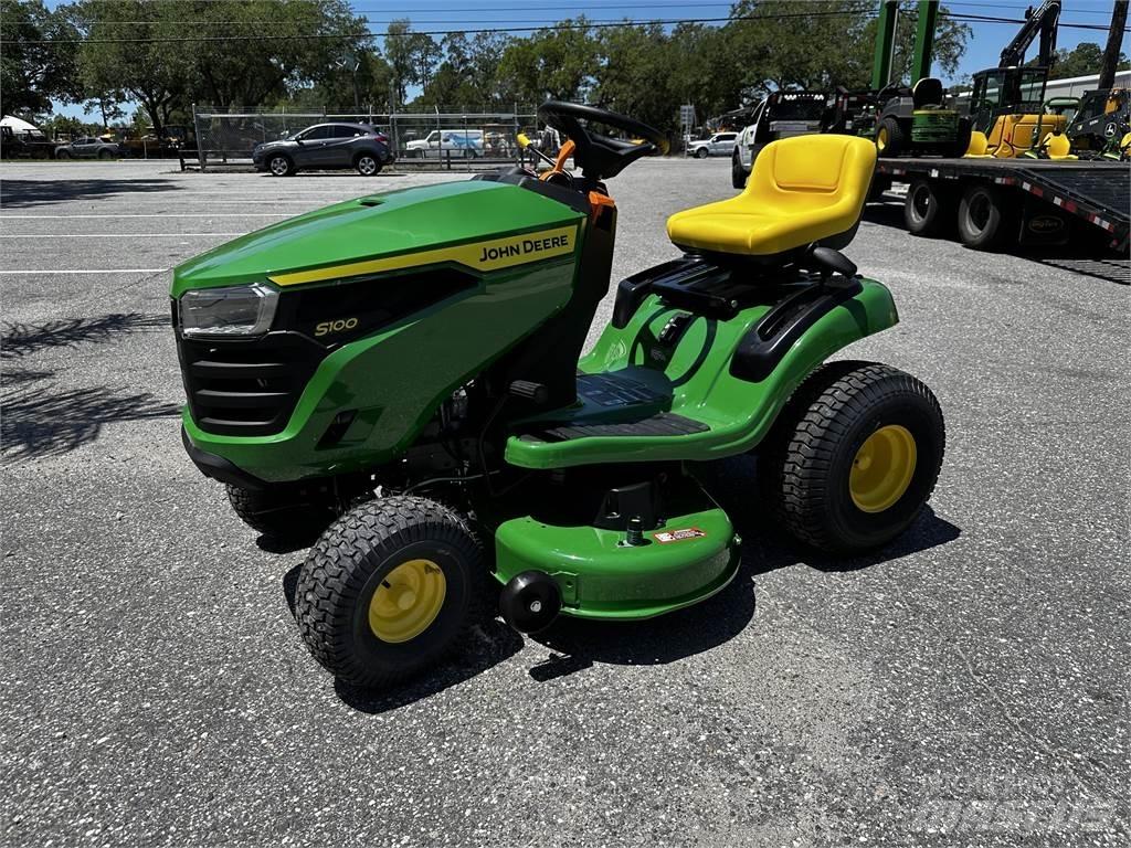 John Deere S100 騎乘式割草機