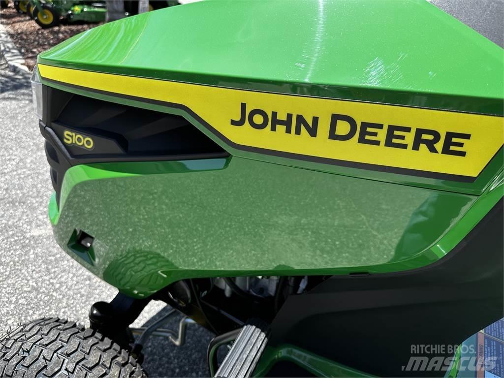 John Deere S100 騎乘式割草機