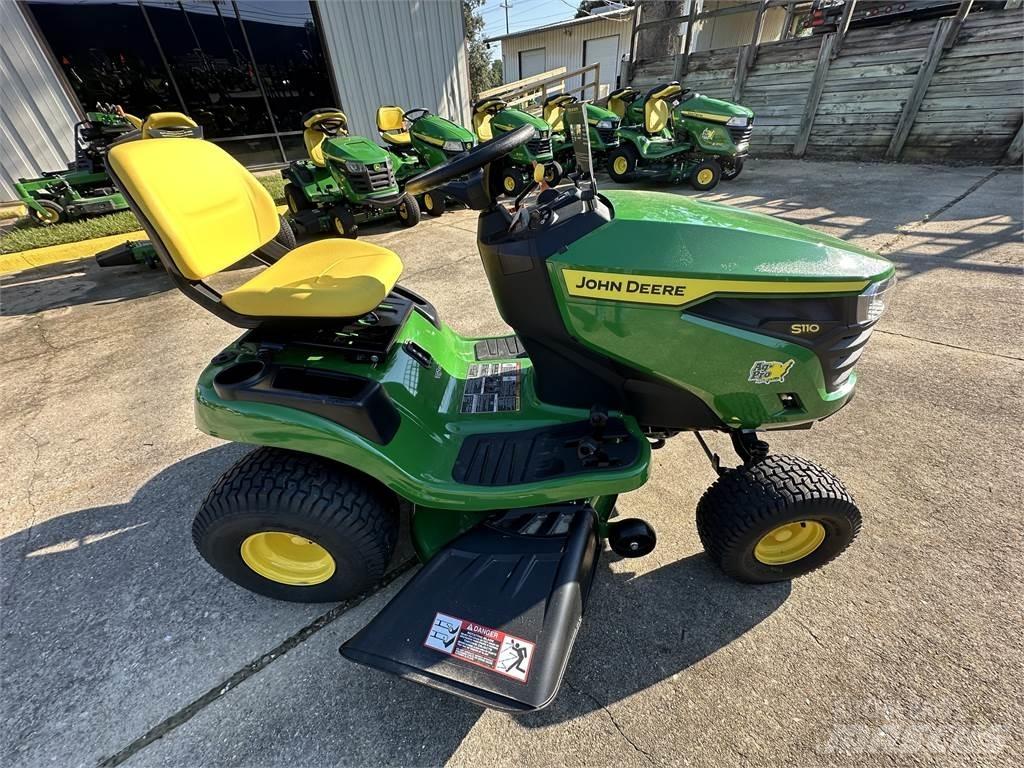 John Deere S110 騎乘式割草機