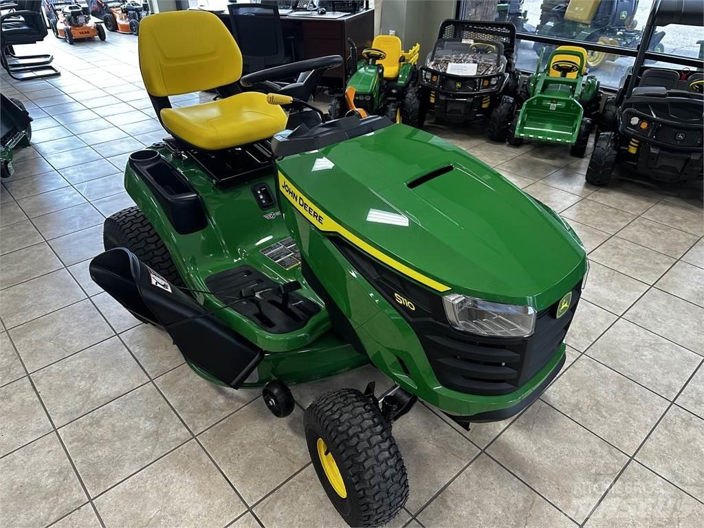 John Deere S110 騎乘式割草機