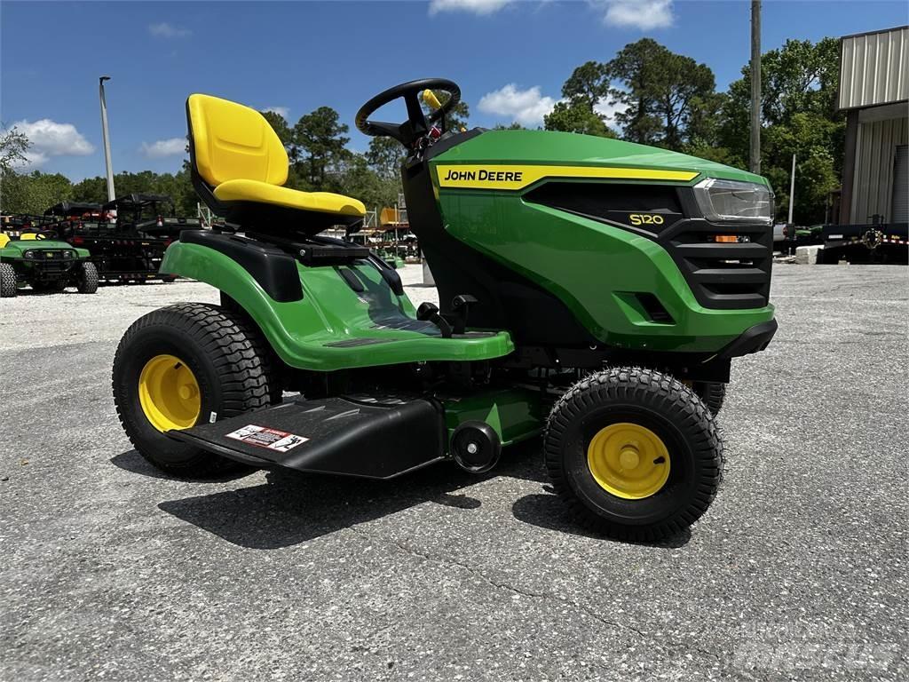 John Deere S120 騎乘式割草機