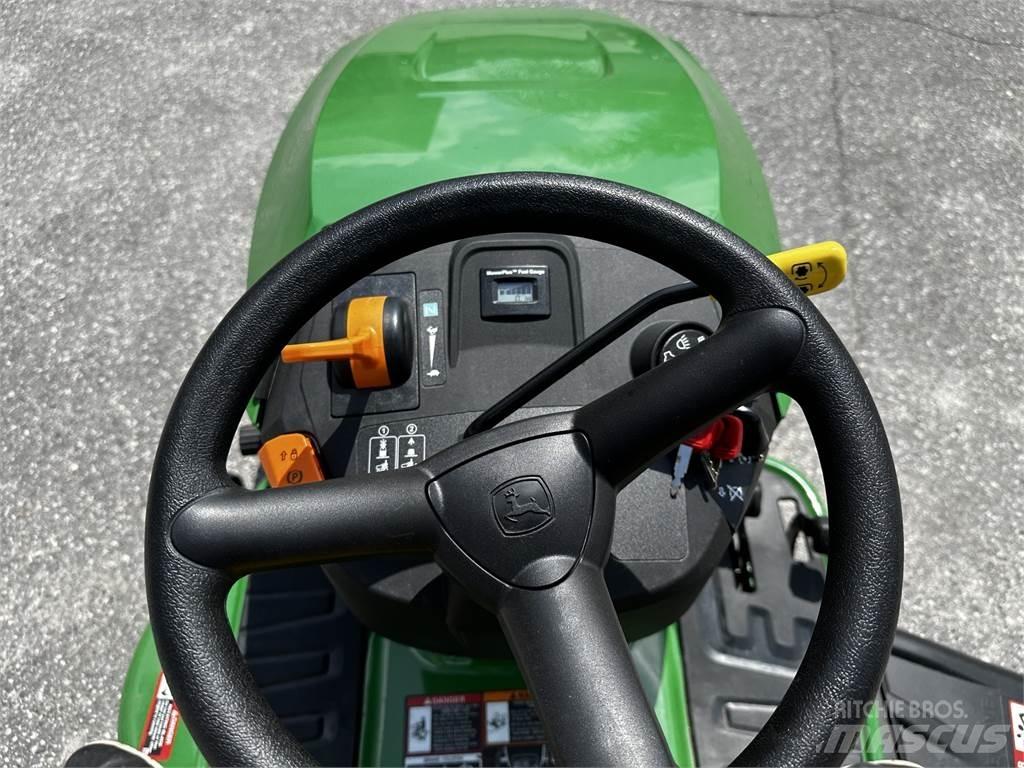 John Deere S120 騎乘式割草機