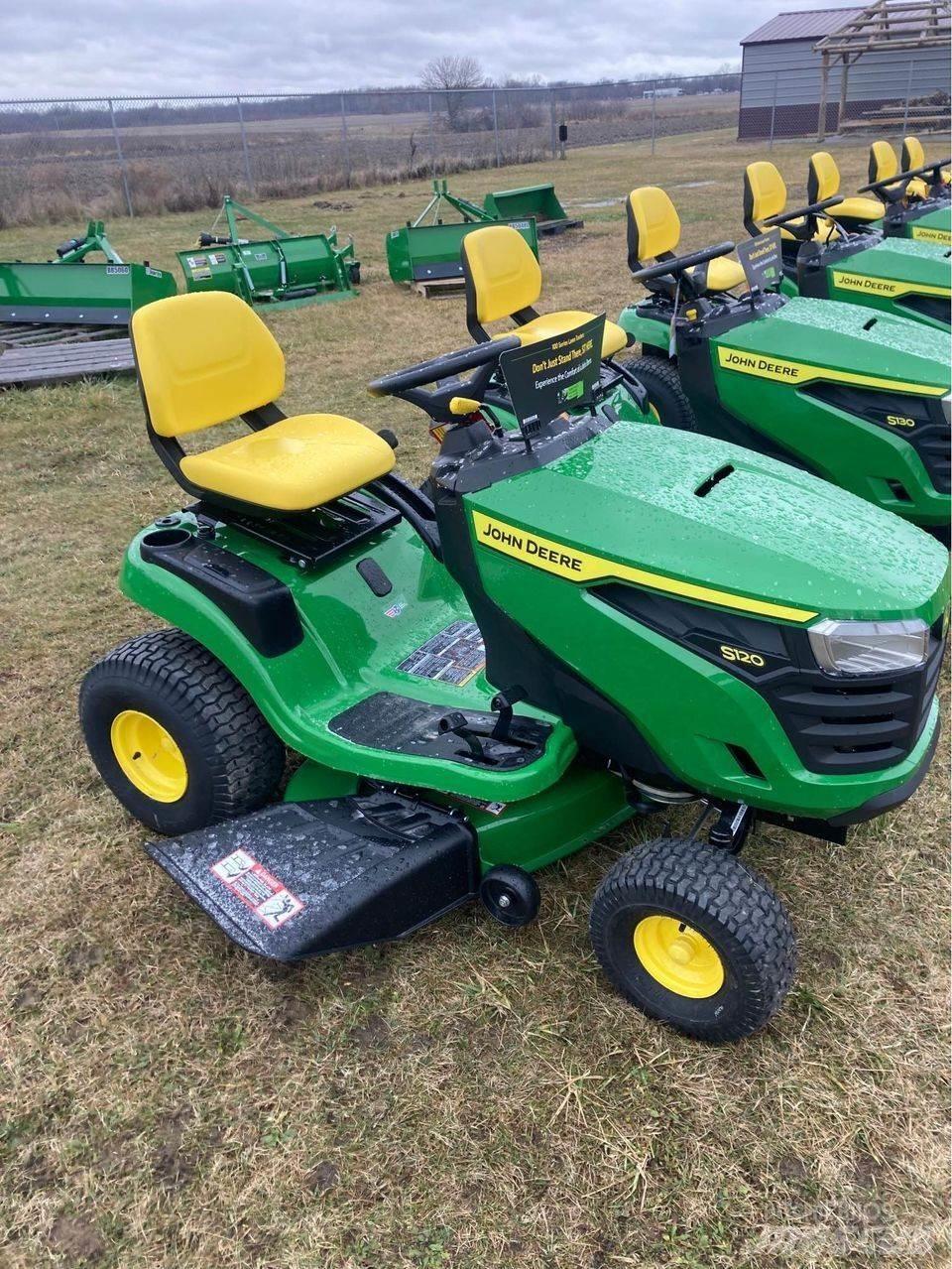 John Deere s120 騎乘式割草機