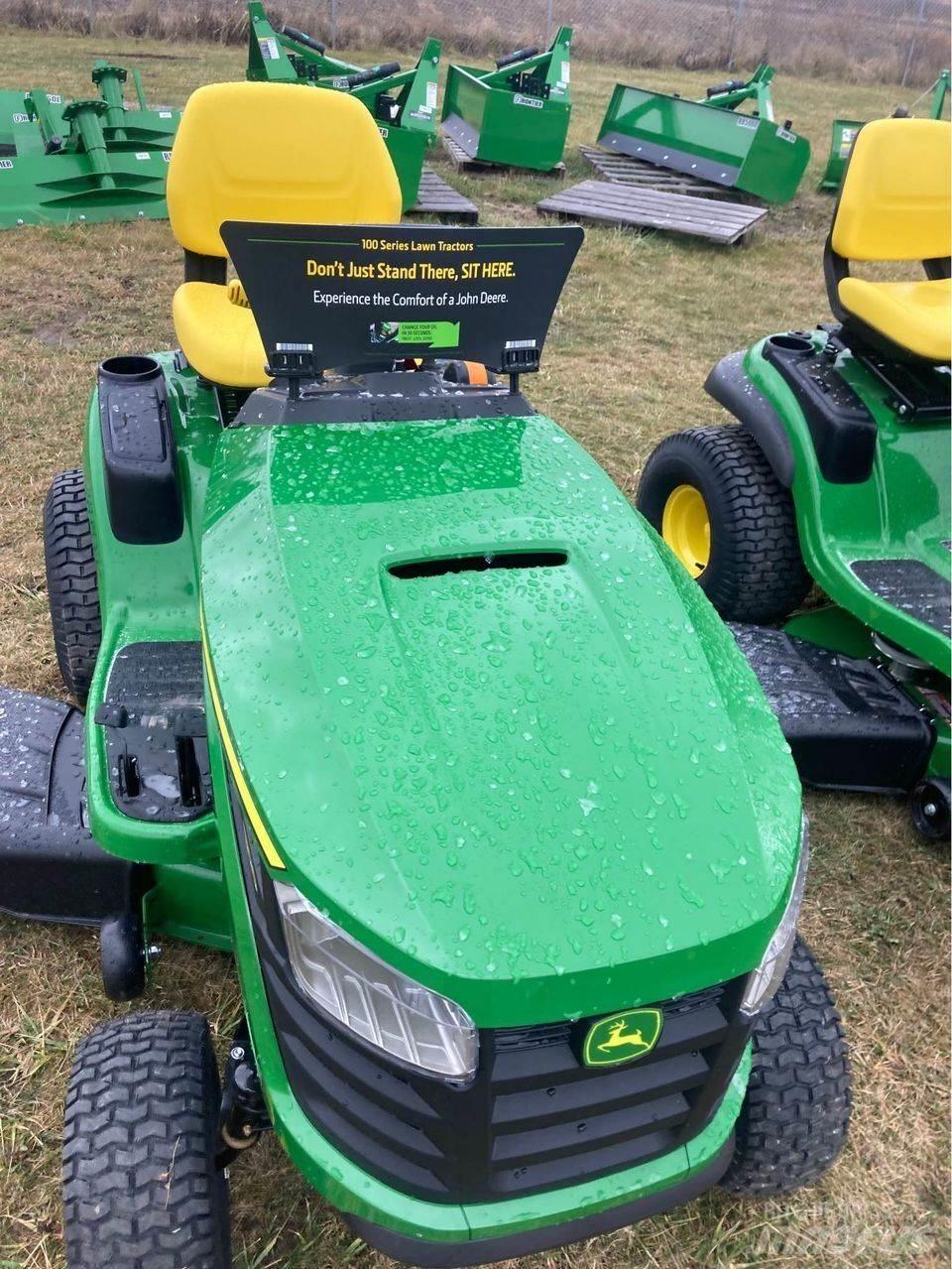 John Deere s120 騎乘式割草機
