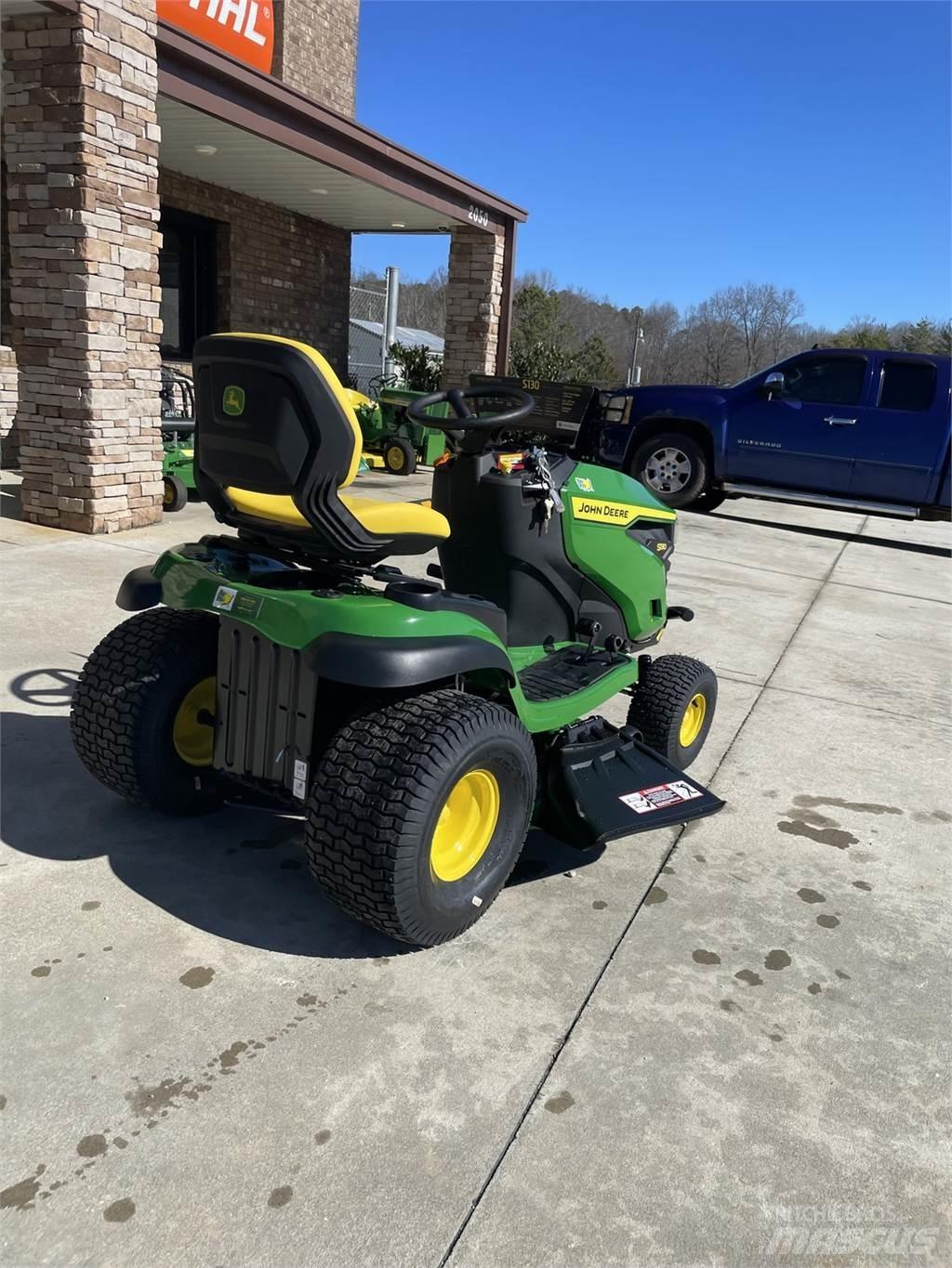 John Deere S130 騎乘式割草機