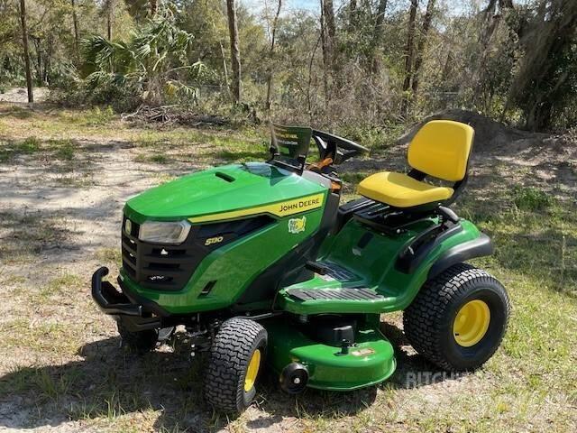 John Deere S130 騎乘式割草機