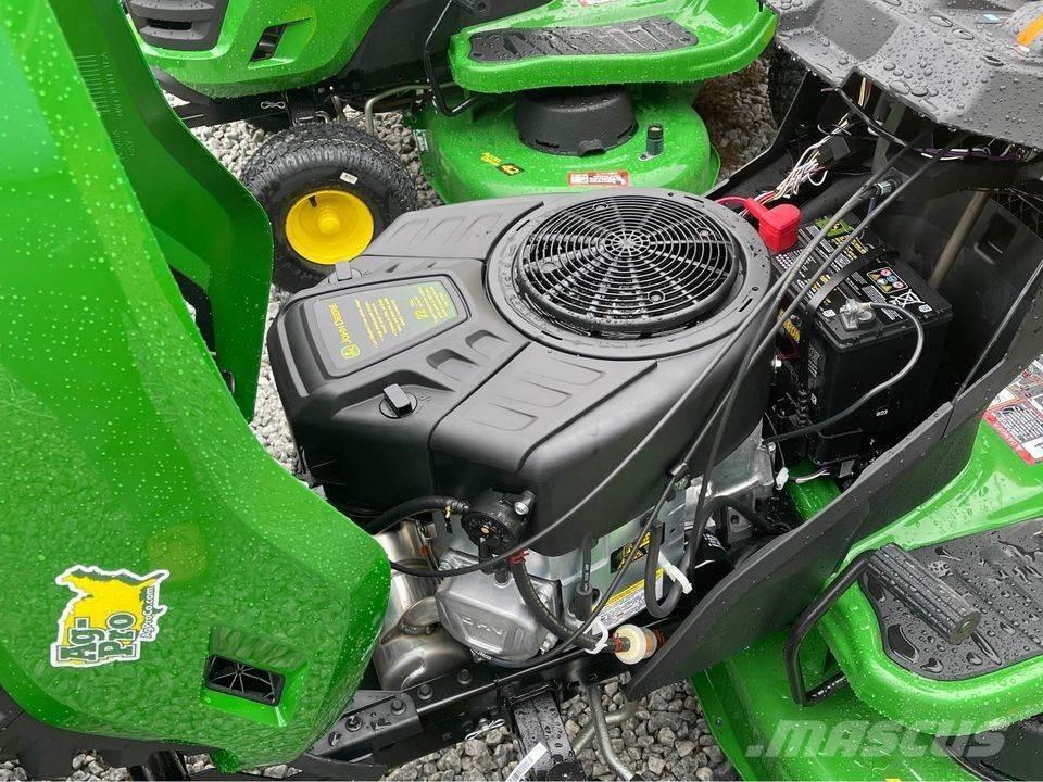 John Deere S220 小型曳引機