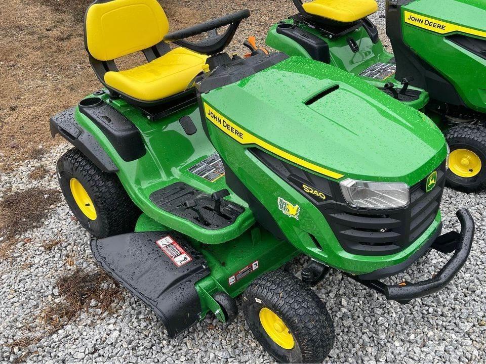 John Deere S240 小型曳引機