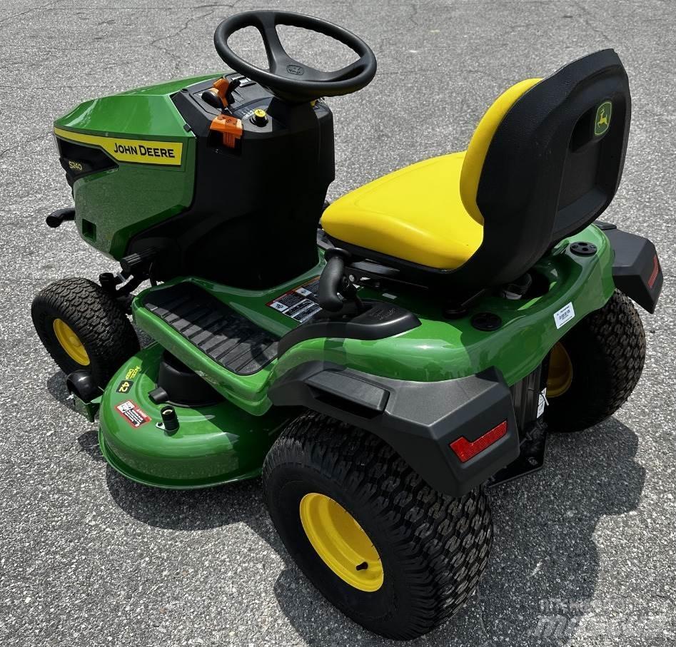 John Deere S240 小型曳引機