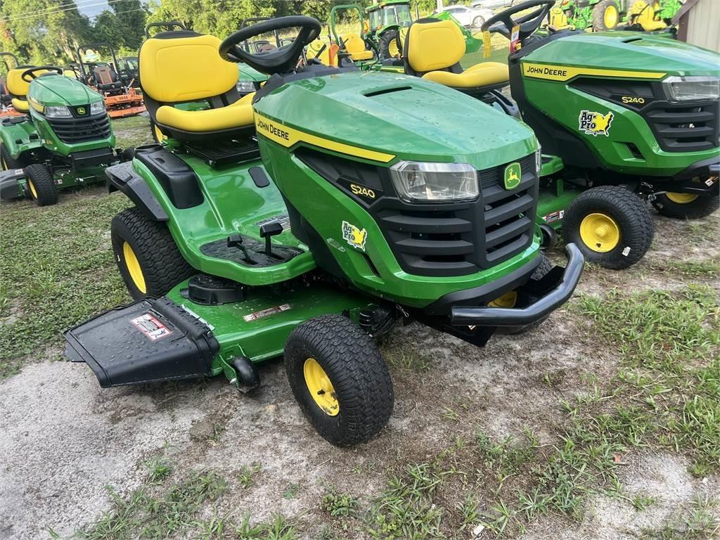 John Deere S240 小型曳引機