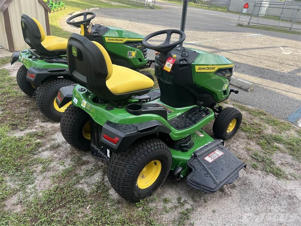 John Deere S240 小型曳引機