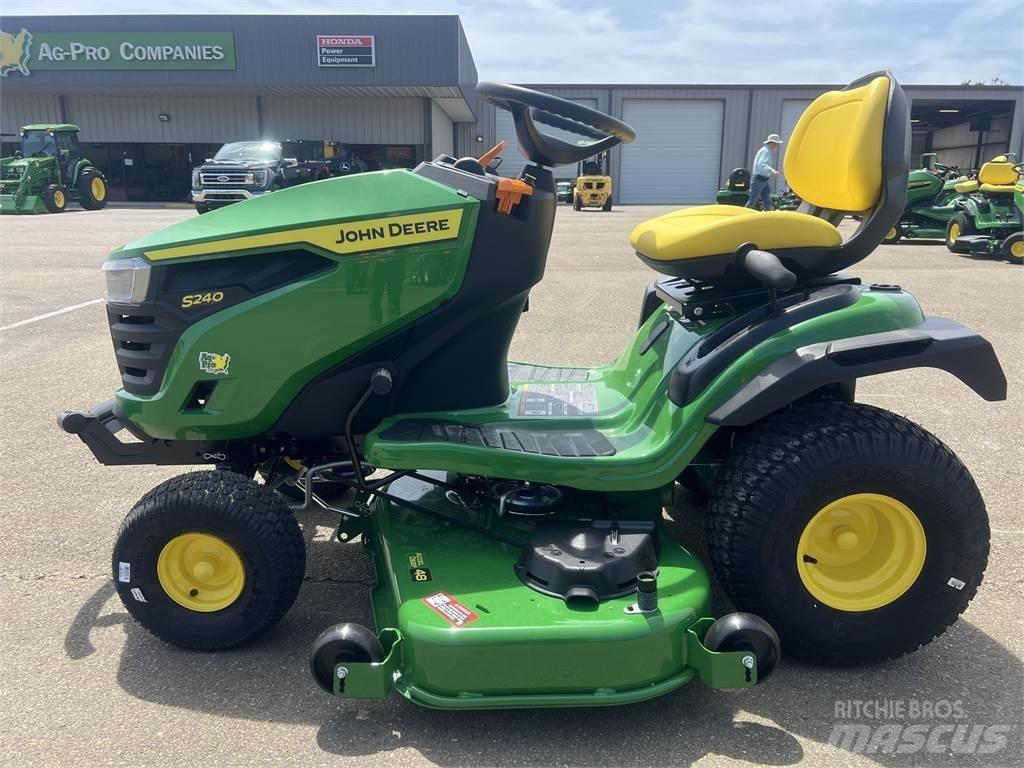 John Deere S240 小型曳引機