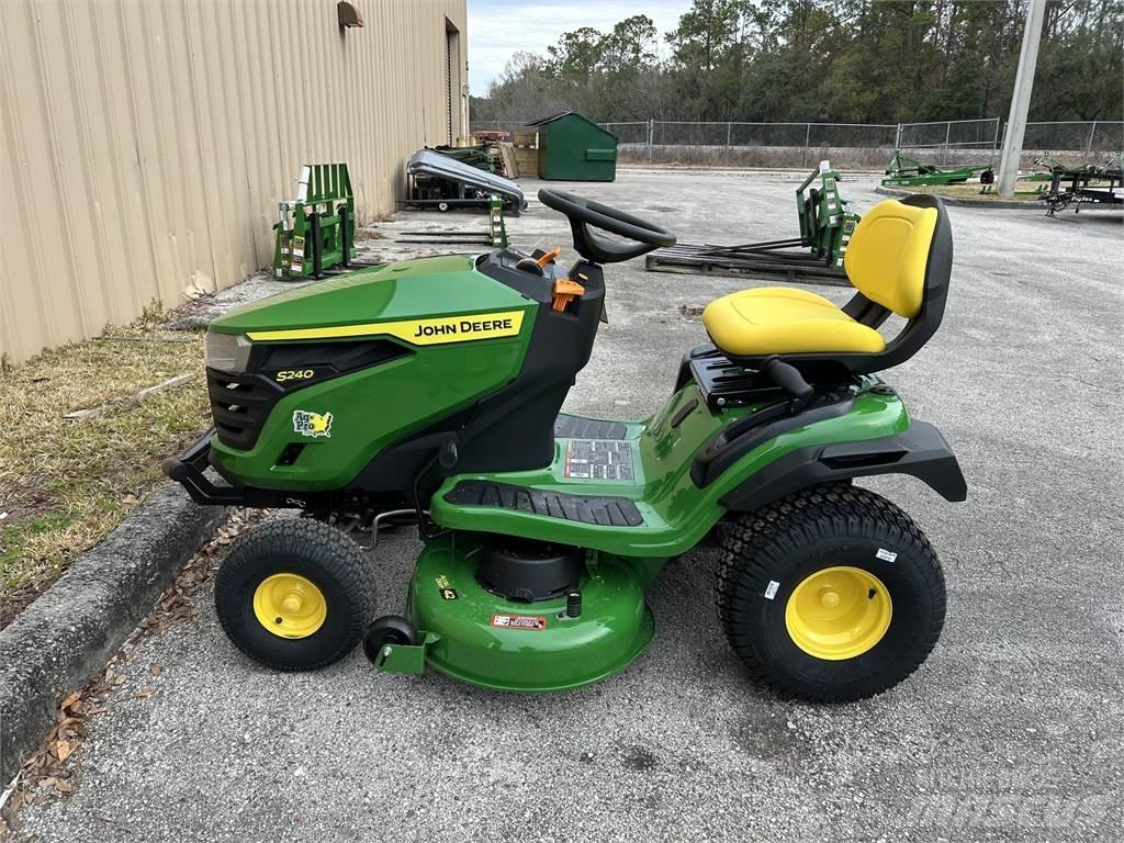 John Deere S240 小型曳引機
