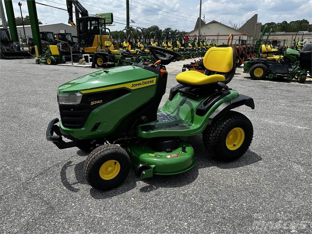 John Deere S240 小型曳引機