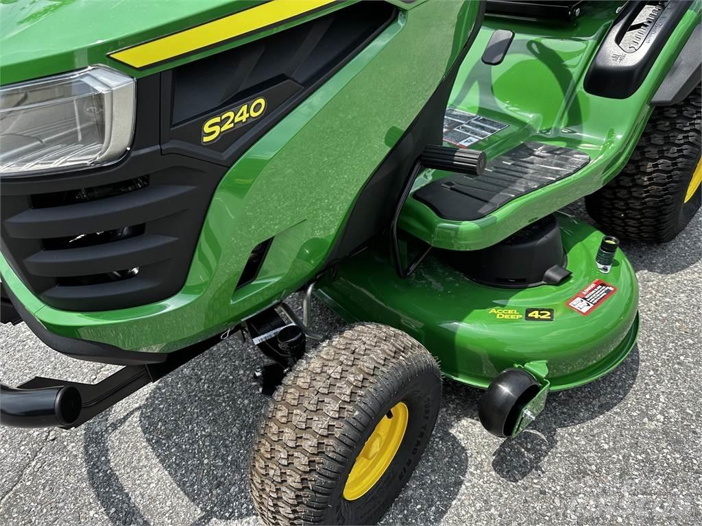 John Deere S240 小型曳引機