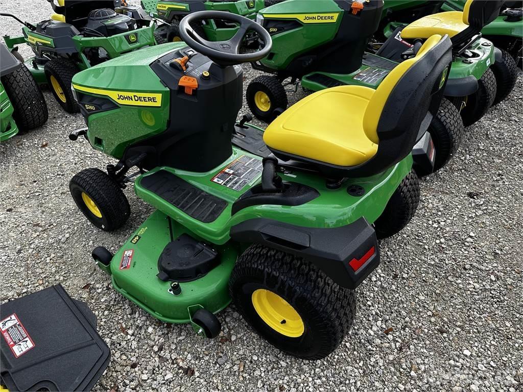 John Deere S240 小型曳引機