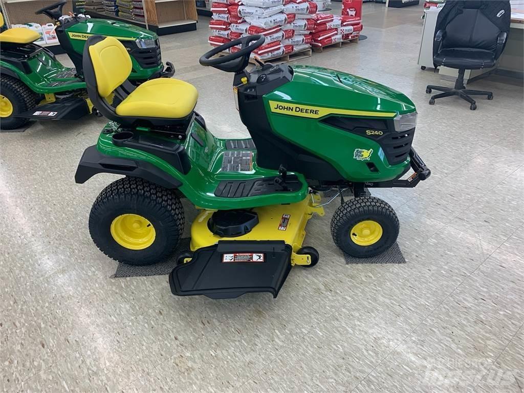 John Deere S240 小型曳引機