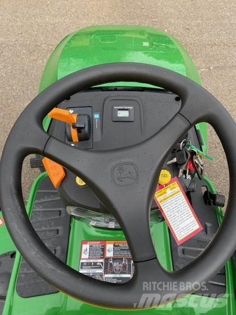 John Deere S240 小型曳引機