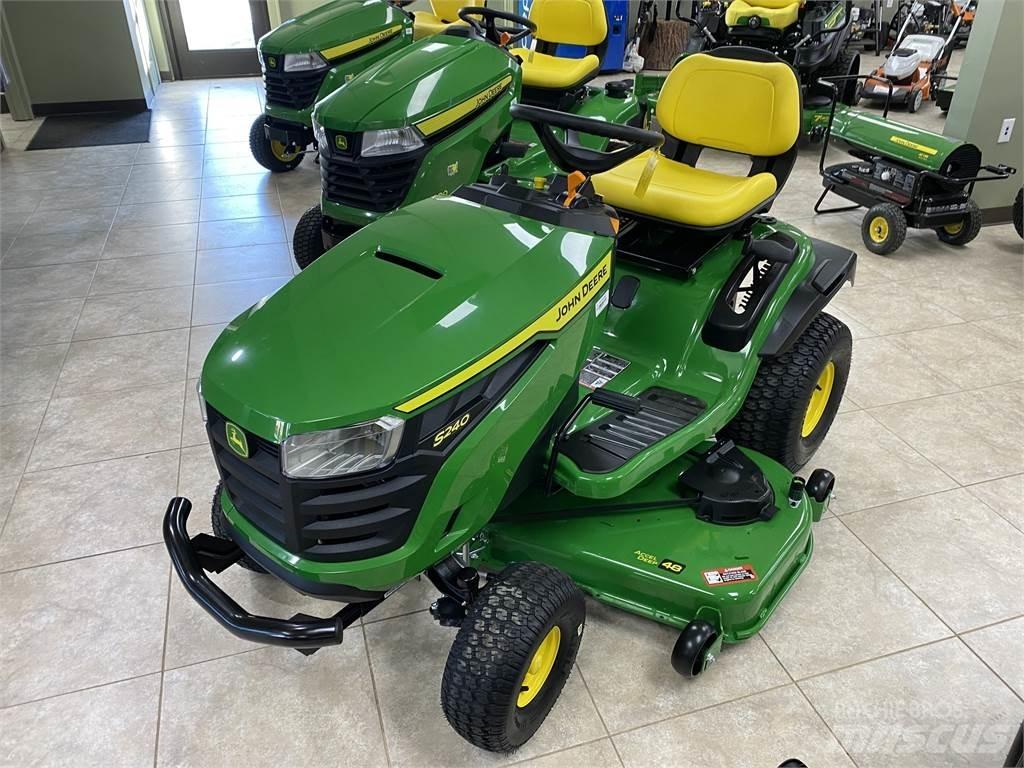 John Deere S240 小型曳引機