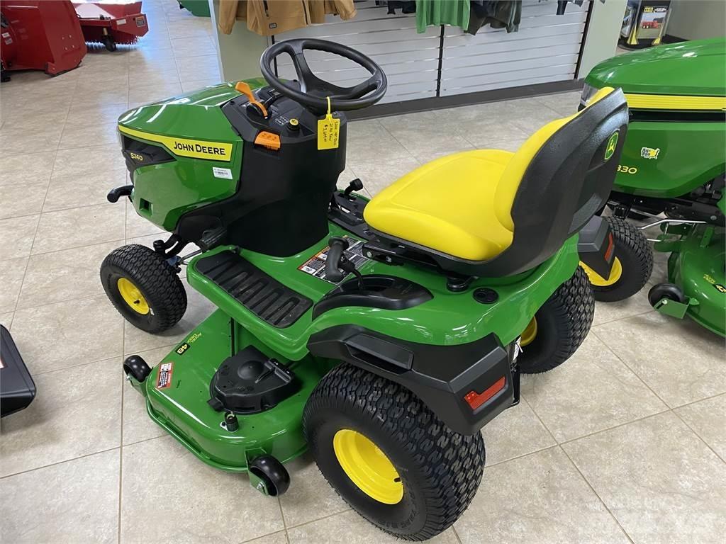 John Deere S240 小型曳引機