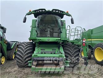 John Deere S680 聯合收穫機
