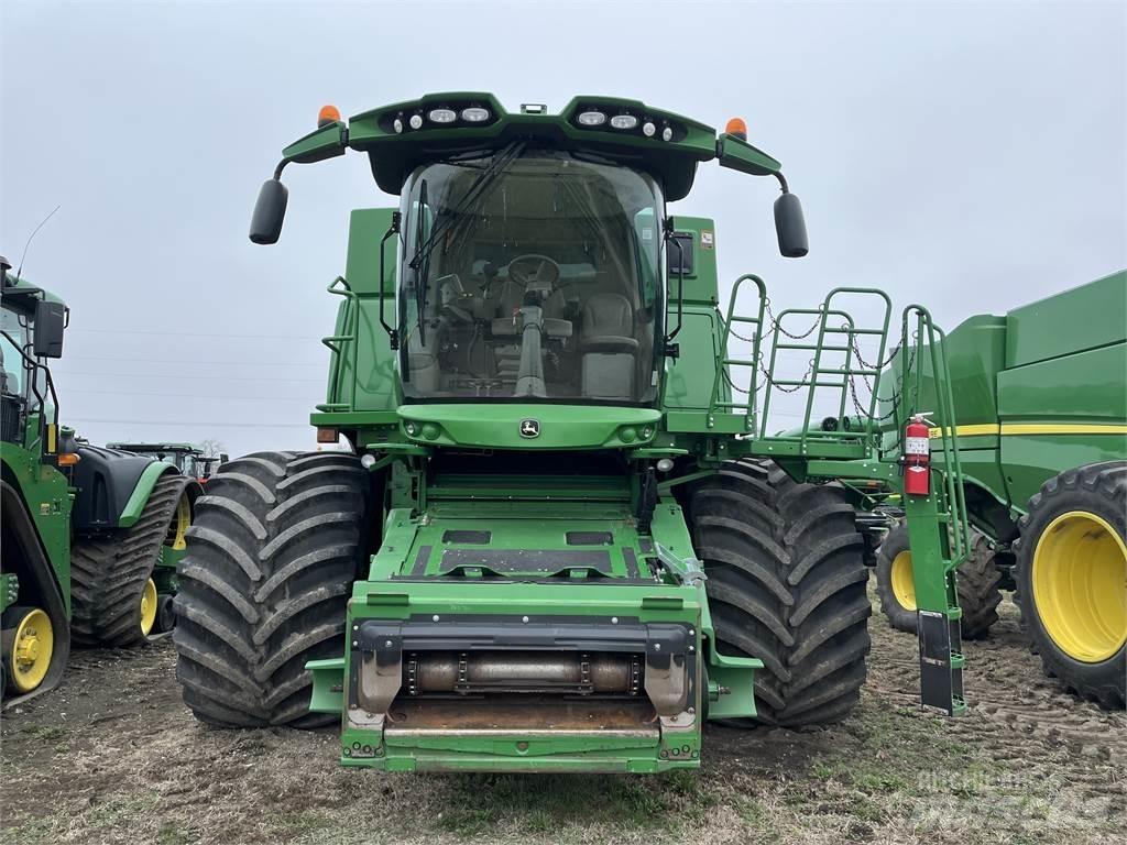 John Deere S680 聯合收穫機