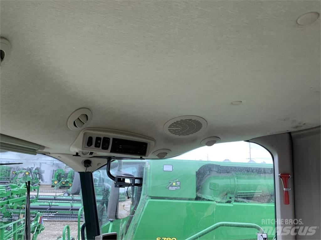 John Deere S680 聯合收穫機