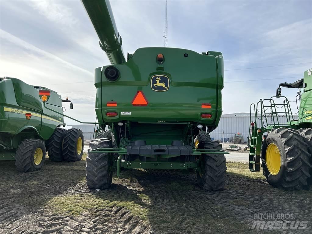 John Deere S680 聯合收穫機