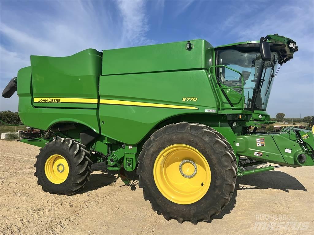 John Deere S770 聯合收穫機