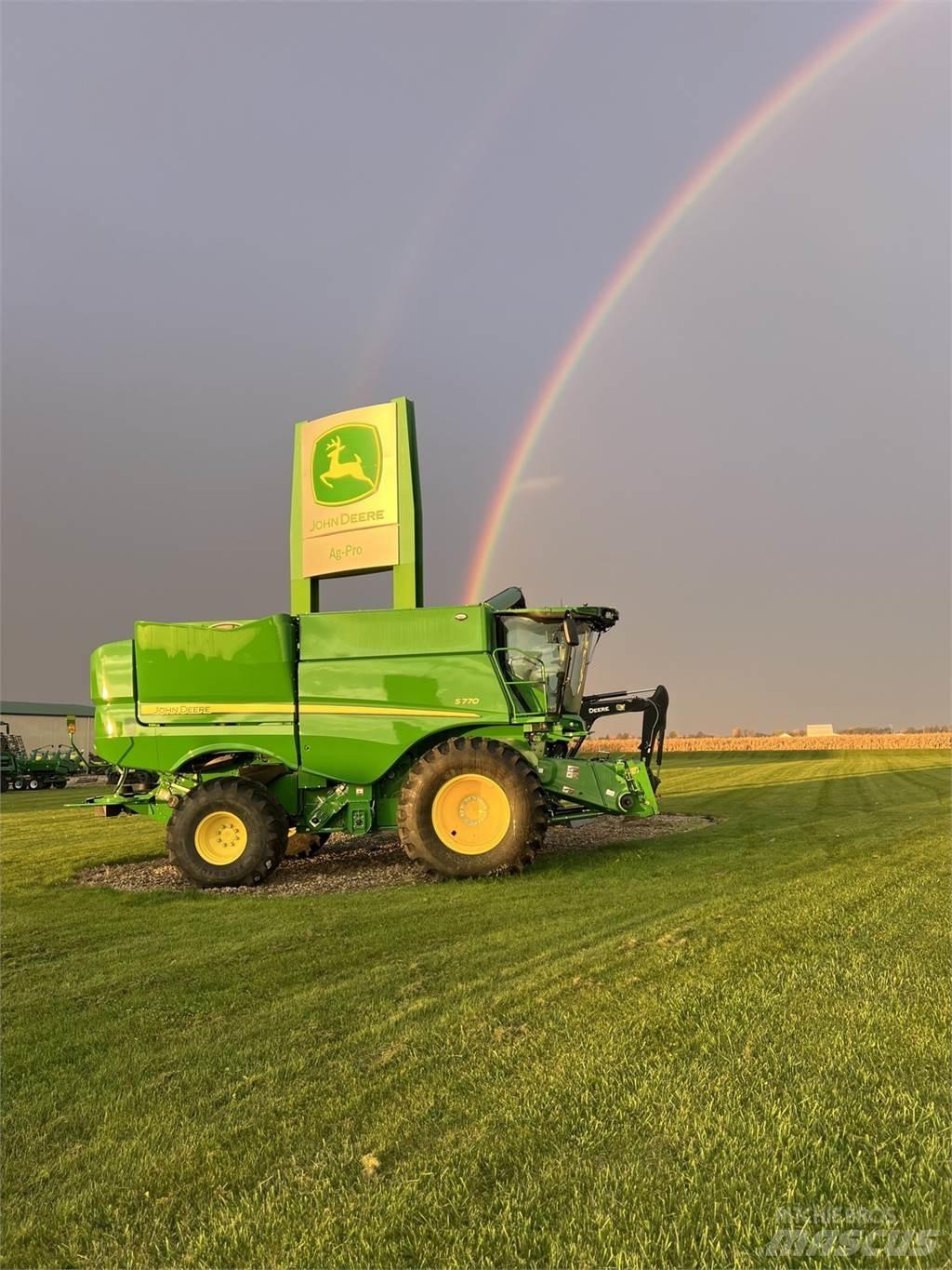John Deere S770 聯合收穫機