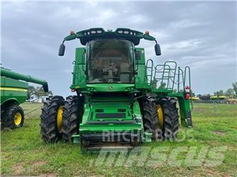 John Deere S780 聯合收穫機