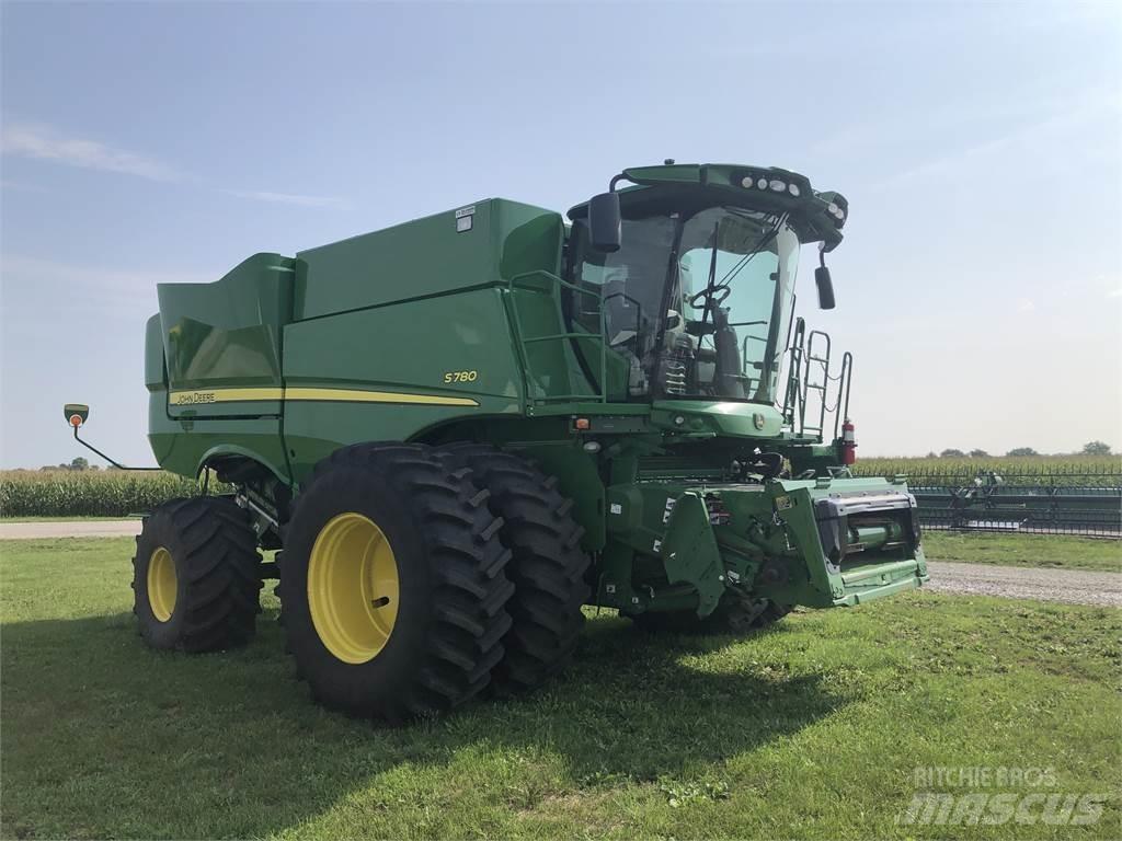 John Deere S780 聯合收穫機