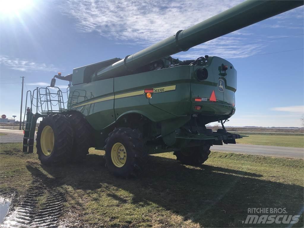 John Deere S780 聯合收穫機