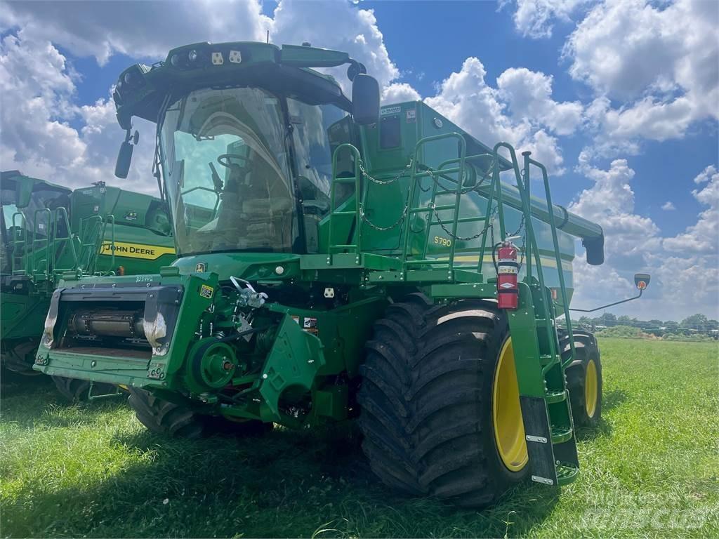 John Deere S790 聯合收穫機