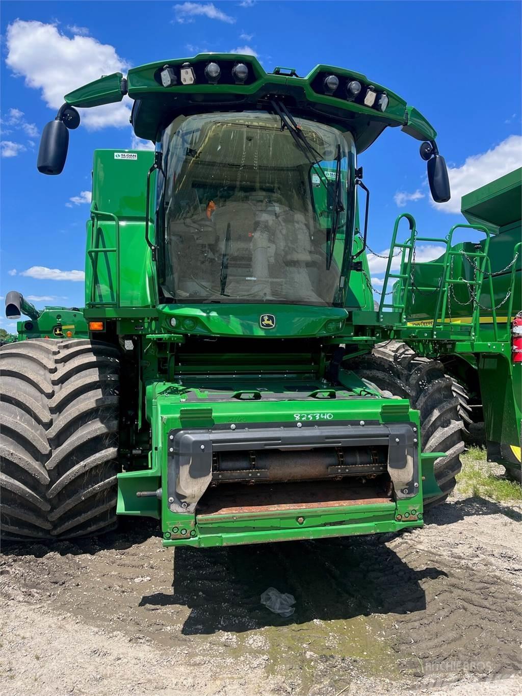 John Deere S790 聯合收穫機