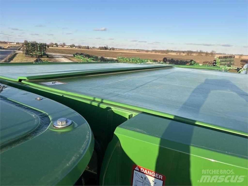 John Deere S790 聯合收穫機